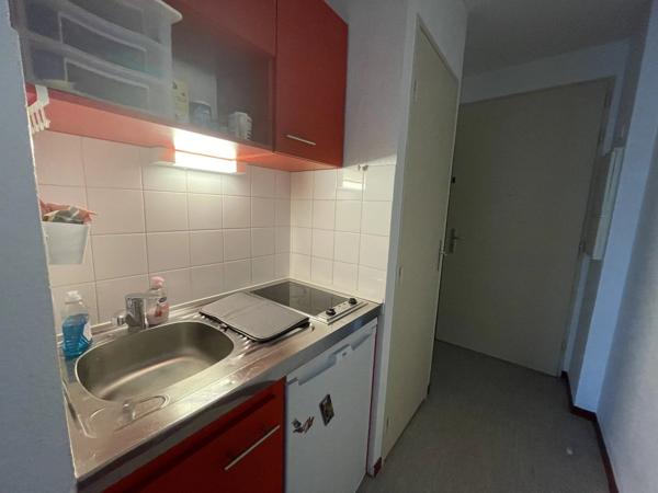 Location                                                      Studio
                        
                     1 pièces                      21 m2                     à Niort