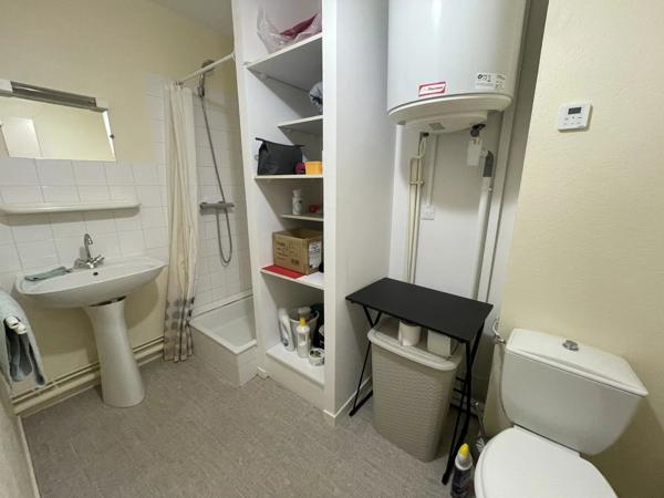 Location                                                      Studio
                        
                     1 pièces                      21 m2                     à Niort