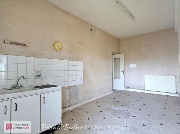 Ensemble immobilier de 3 habitations à rénover - 224 m² - VERNOIL LE FOURRIER (49390)