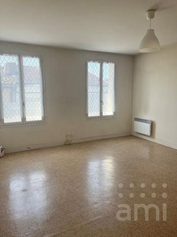 APPARTEMENT TYPE III AVEC ASCENSEUR - CENTRE DE CHAUVIGNY