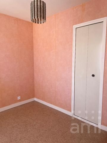 APPARTEMENT TYPE III AVEC ASCENSEUR - CENTRE DE CHAUVIGNY