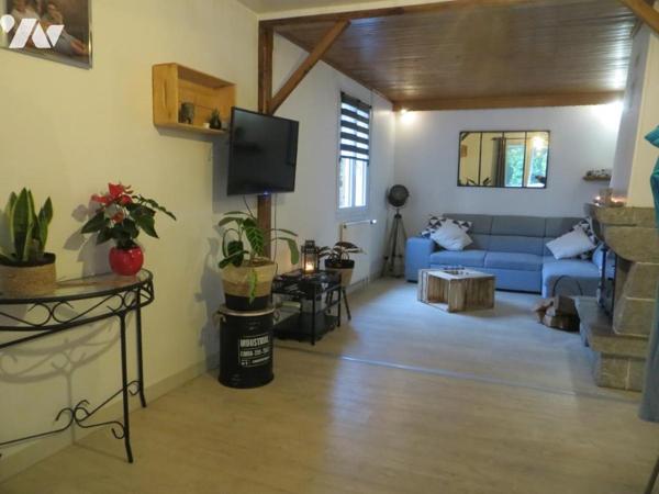 A 45mn de CAEN - 15mn de VIRE NORMANDIE et 3mn des écoles et commerces du bourg de BENY-BOCAGE