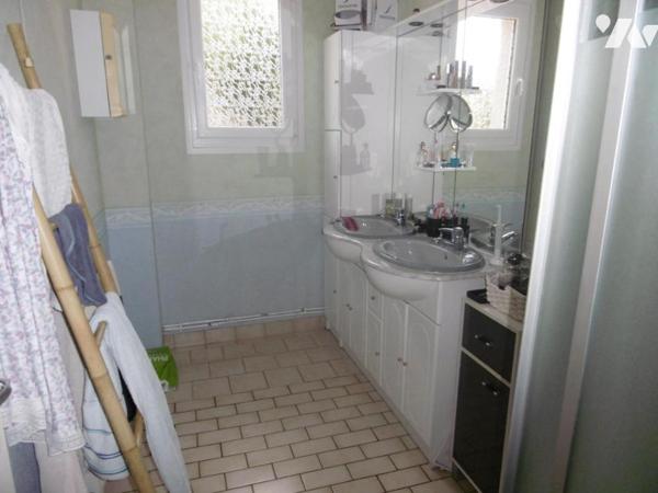 A 45mn de CAEN - 15mn de VIRE NORMANDIE et 3mn des écoles et commerces du bourg de BENY-BOCAGE