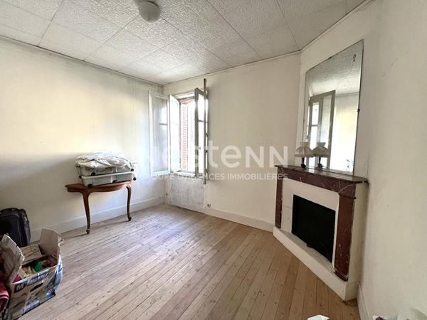 MAISON DE VILLE DE 74M² 2 CHAMBRES ET 1 BUREAU PROCHE DES COMMODITÉS CHABRIS (INDRE 36)