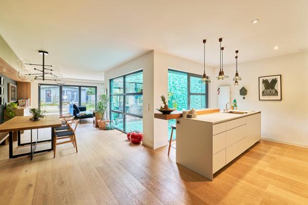Maison d’architecte : patio, piscine, 3 suites