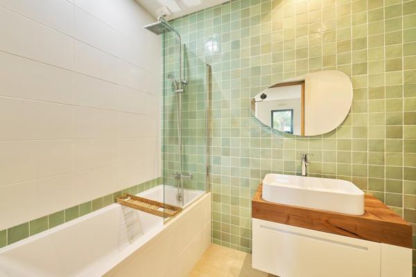 Maison d’architecte : patio, piscine, 3 suites