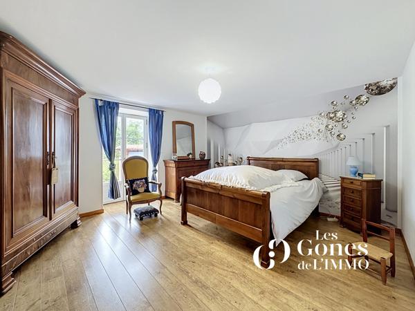 Villa 6 pièce(s) 5 chambre(s) 246 m²