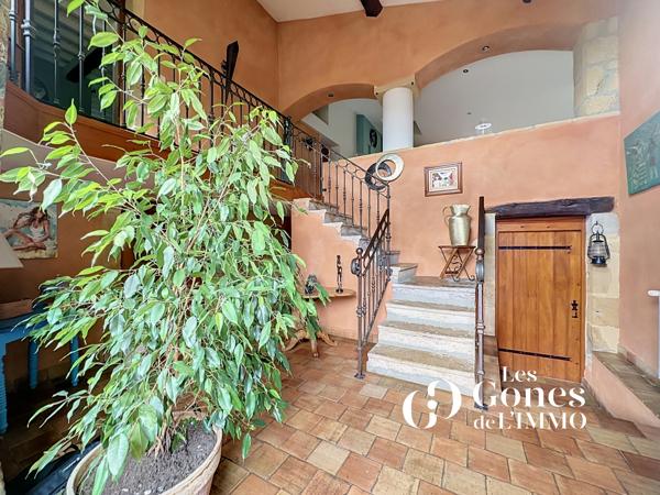 Villa 6 pièce(s) 5 chambre(s) 246 m²