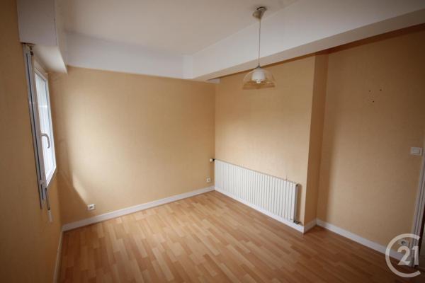 Appartement F4 à vendre  4 pièces - 104 m2 LA CHAPELLE ST MESMIN - 45