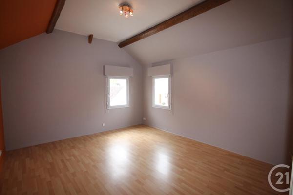 Appartement F4 à vendre  4 pièces - 104 m2 LA CHAPELLE ST MESMIN - 45