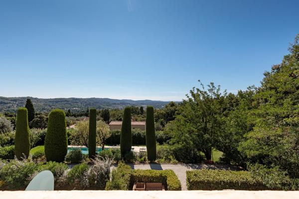 Duplex T5 à Grasse Saint-Jean – L’esprit d’une maison avec jardin de 1 400 m²