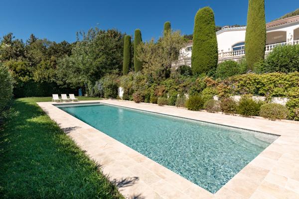 Duplex T5 à Grasse Saint-Jean – L’esprit d’une maison avec jardin de 1 400 m²
