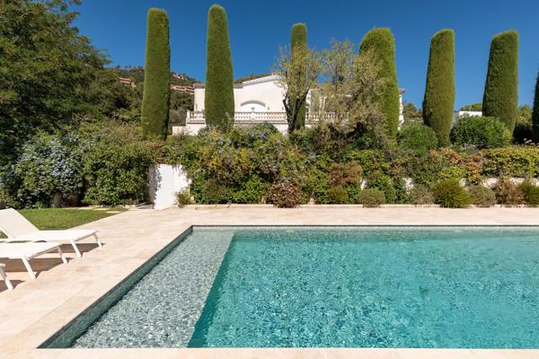 Duplex T5 à Grasse Saint-Jean – L’esprit d’une maison avec jardin de 1 400 m²