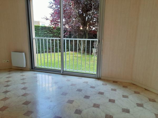PROCHE ROND POINT DE LA TESSOUALLE APPARTEMENT DE 60 M²