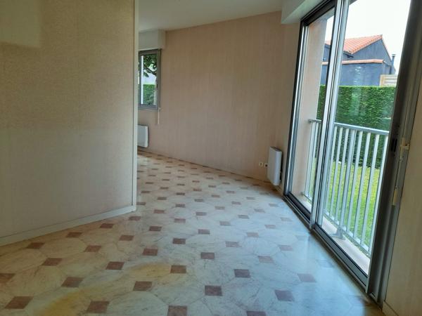 PROCHE ROND POINT DE LA TESSOUALLE APPARTEMENT DE 60 M²