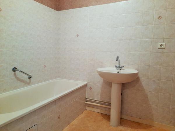 PROCHE ROND POINT DE LA TESSOUALLE APPARTEMENT DE 60 M²