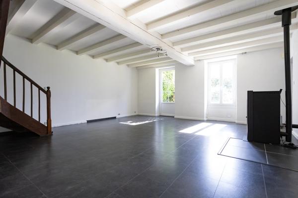 Maison Surgères 5 pièce(s) 243m²