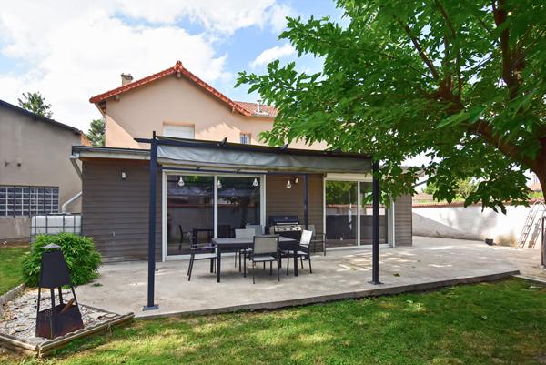 Maison à vendre à Riorges, 5 pièces 136 m2