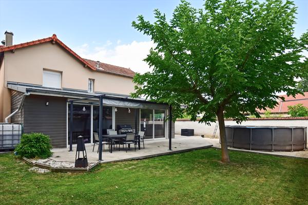 Maison à vendre à Riorges, 5 pièces 136 m2