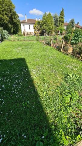 Location                                                      Appartement
                        
                     3 pièces                      101 m2                     à Albi