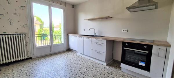 Location                                                      Appartement
                        
                     3 pièces                      101 m2                     à Albi