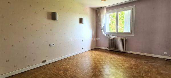 Location                                                      Appartement
                        
                     3 pièces                      101 m2                     à Albi