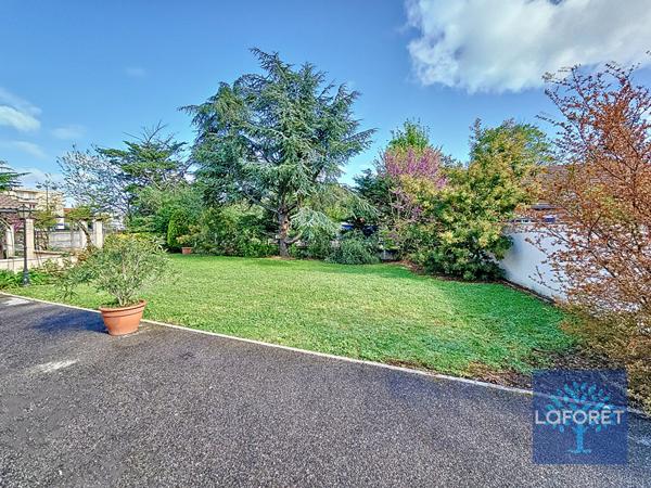 Achat maison près de MEYZIEU - 7 pièce(s) - 154 m² - 640 500 €