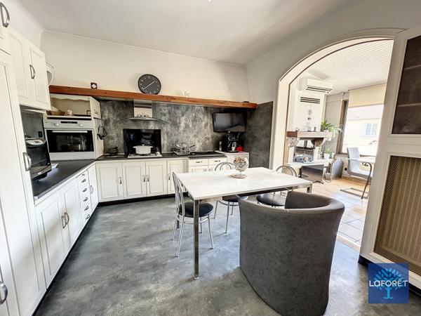 Achat maison près de MEYZIEU - 7 pièce(s) - 154 m² - 640 500 €