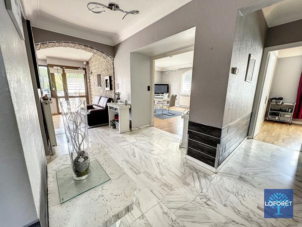 Achat maison près de MEYZIEU - 7 pièce(s) - 154 m² - 640 500 €