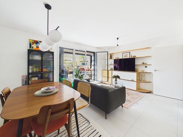 Appartement d'exception de 67m2 habitable avec terrasse de 42m2 au calme , Bordeaux