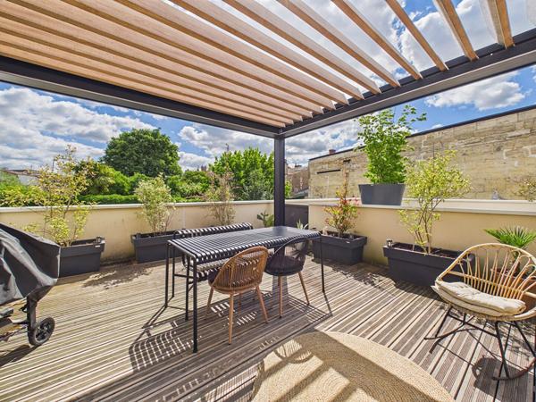 Appartement d'exception de 67m2 habitable avec terrasse de 42m2 au calme , Bordeaux