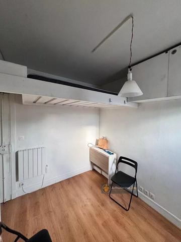 Vente                                                      Appartement
                        
                     1 pièces                      16 m2                     à Paris 9