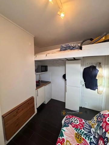 Vente                                                      Appartement
                        
                     1 pièces                      16 m2                     à Paris 9