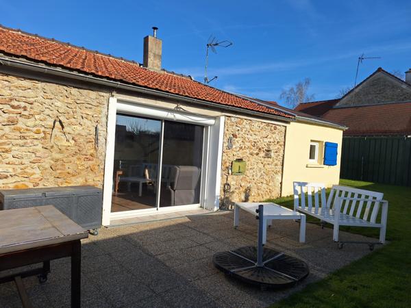 Mouroux (77120) Maison plain-pied 4 pièces 88 m2 env. , terrain 400 m2 et garage.