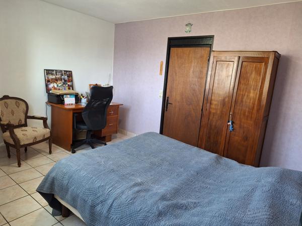 Mouroux (77120) Maison plain-pied 4 pièces 88 m2 env. , terrain 400 m2 et garage.