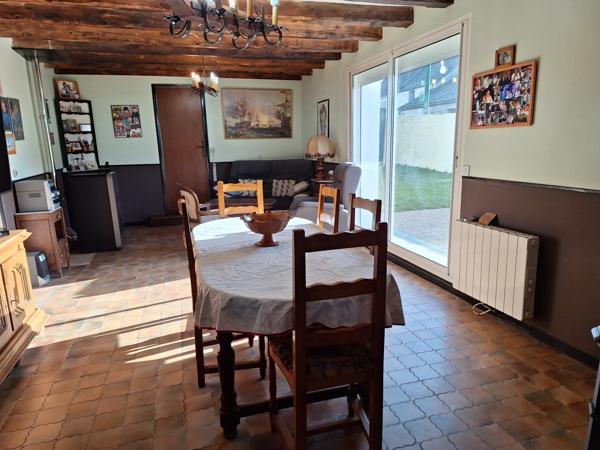 Mouroux (77120) Maison plain-pied 4 pièces 88 m2 env. , terrain 400 m2 et garage.