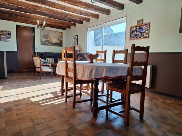 Mouroux (77120) Maison plain-pied 4 pièces 88 m2 env. , terrain 400 m2 et garage.