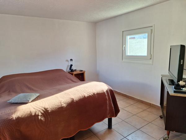 Mouroux (77120) Maison plain-pied 4 pièces 88 m2 env. , terrain 400 m2 et garage.