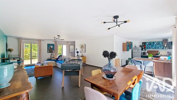 Maison à vendre 8 pièces 200 m² Saint-Fargeau-Ponthierry