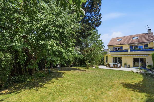 Maison Saint Germain En Laye 8 pièce(s) 183 m2 1 248 000 € **  - Référence  18527