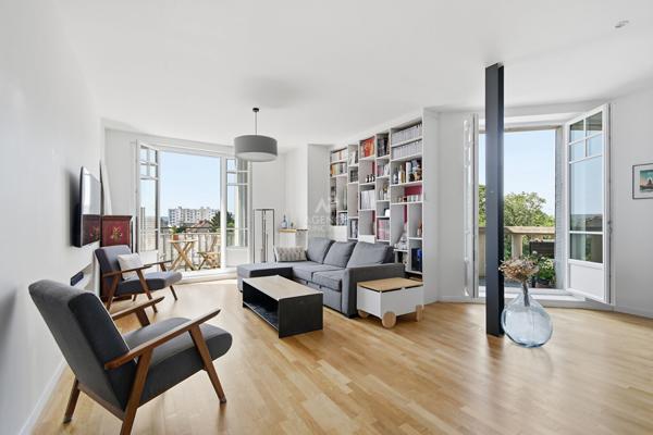 Appartement Saint Germain En Laye 5 pièce(s) 105 m2 880 000 € **  - Référence  18524