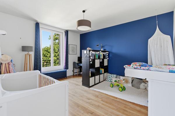 Appartement Saint Germain En Laye 5 pièce(s) 105 m2 880 000 € **  - Référence  18524