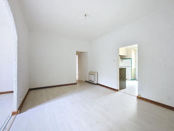 Exclusivité Nestenn Immobilier. Au centre-ville de Castanet-Tolosan. Appartement T2 Bis à vendre avec jardin et 2 parkings.