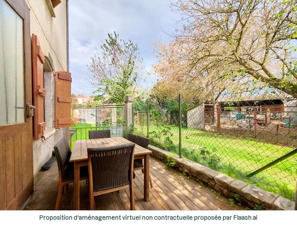 Exclusivité Nestenn Immobilier. Au centre-ville de Castanet-Tolosan. Appartement T2 Bis à vendre avec jardin et 2 parkings.