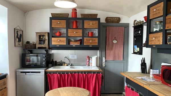 Charmante maison de plain-pied - 2 chambres- garage - jardin à ANGELY (89)