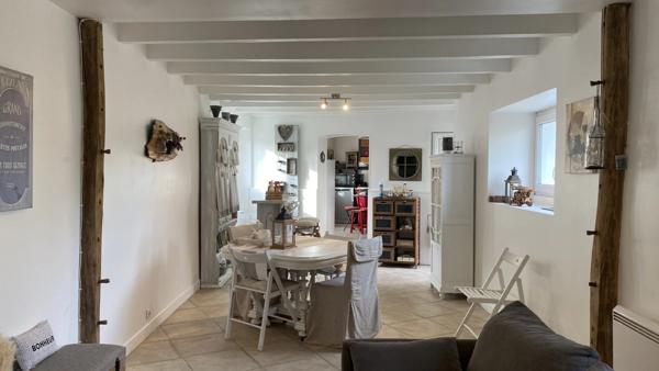 Charmante maison de plain-pied - 2 chambres- garage - jardin à ANGELY (89)