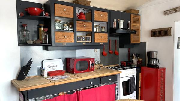 Charmante maison de plain-pied - 2 chambres- garage - jardin à ANGELY (89)