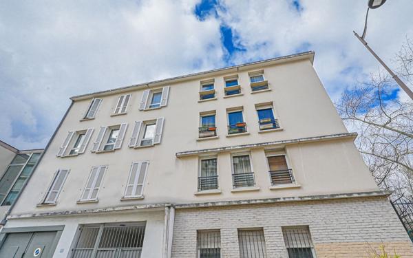 Appartement à vendre    2 pièces • 54 m2 Paris 20