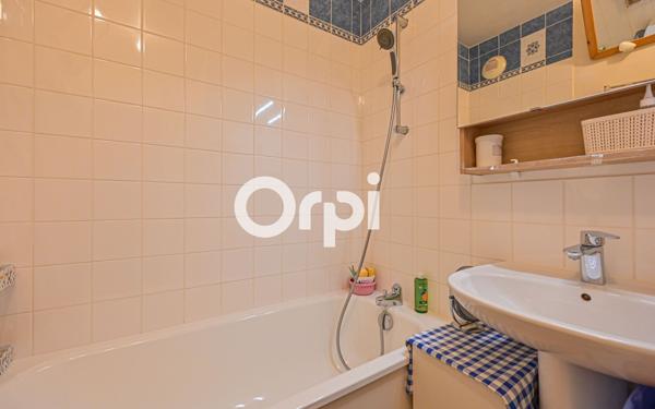 Appartement à vendre    2 pièces • 54 m2 Paris 20