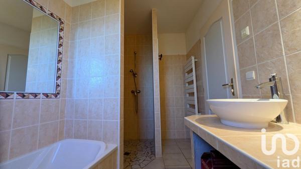 Maison 6 pièces de 142 m² à La Bégude-de-Mazenc (26160)